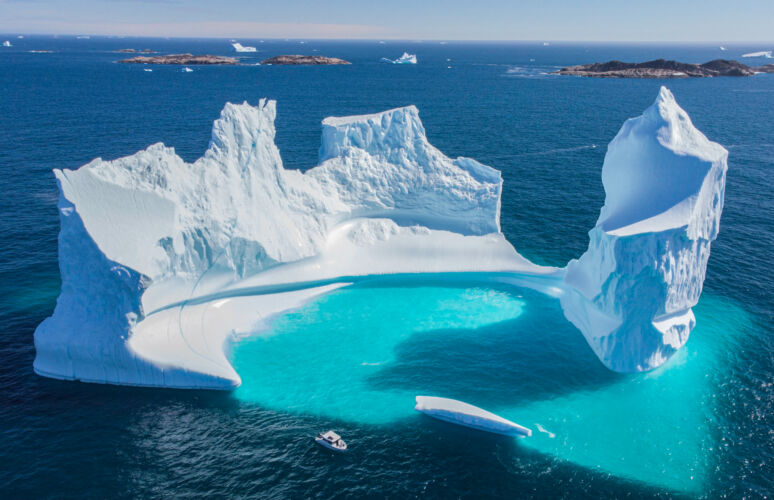 Iceberg sightseeing, Greenland